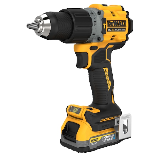 18V XR Kolborstfri slagborrmaskin – 1x POWERSTACK kompakt batteri och laddare i TSTAK