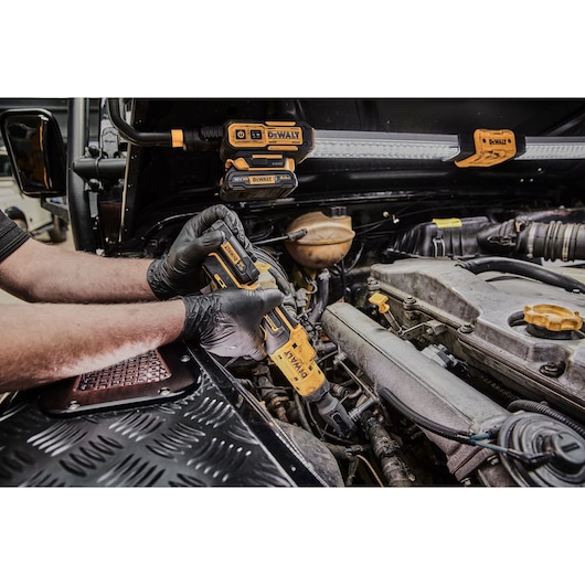 12V XR 3/8" Spärrskaft utan batteri och laddare