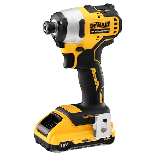 18V XR KOLBORSTFRI KOMPAKT SLAGSKRUVDRAGARE - 2 X 3,0 AH BATTERIER OCH LADDARE