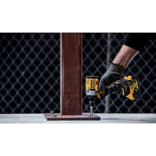 18V XR kolborstfri kompakt 1/2" mutterdragare med låsring – 2x 5.0Ah