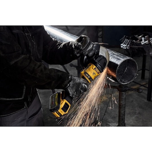 54V XR FLEXVOLT 180mm Vinkelslip utan batteri och laddare