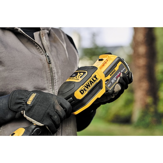 18V XR Grästrimmer med fällbart skaft 1x5.0Ah