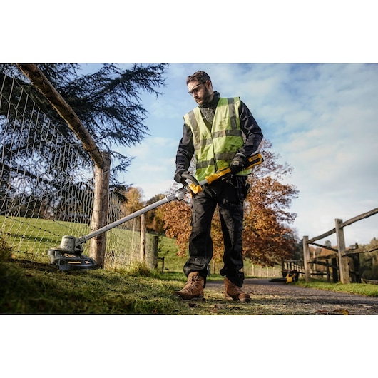 18V XR Grästrimmer med fällbart skaft 1x5.0Ah