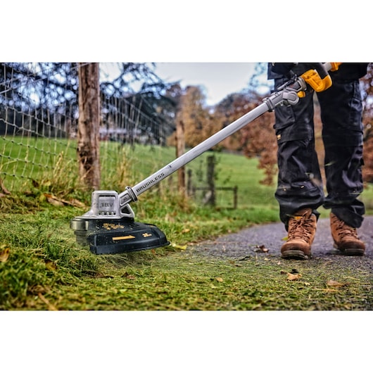 18V XR Grästrimmer med fällbart skaft 1x5.0Ah