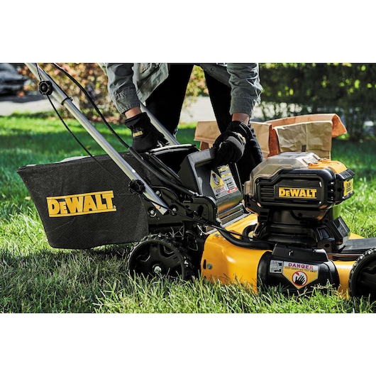 2x 18V XR 54cm Gräsklippare utan batteri och laddare