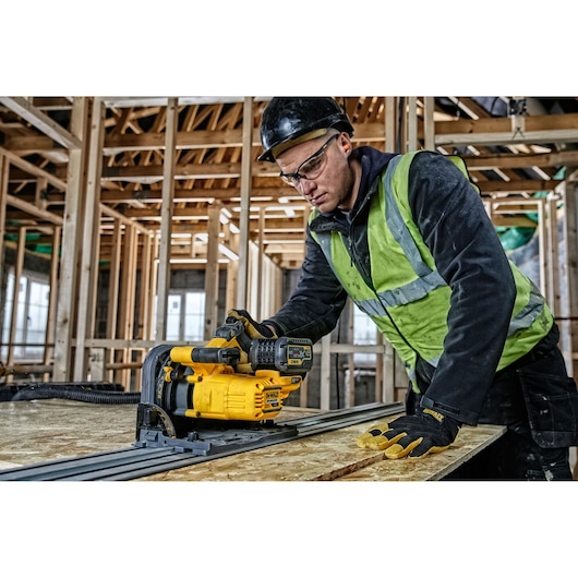 54V XR Sänksåg FlexVolt med 2x FLEXVOLT-batterier samt styrskena