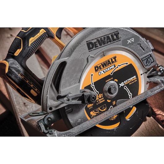 18V XR 190mm Circular Saw With FLEXVOLT - Bare Unit