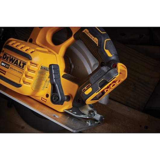 18V XR 190mm Circular Saw With FLEXVOLT - Bare Unit