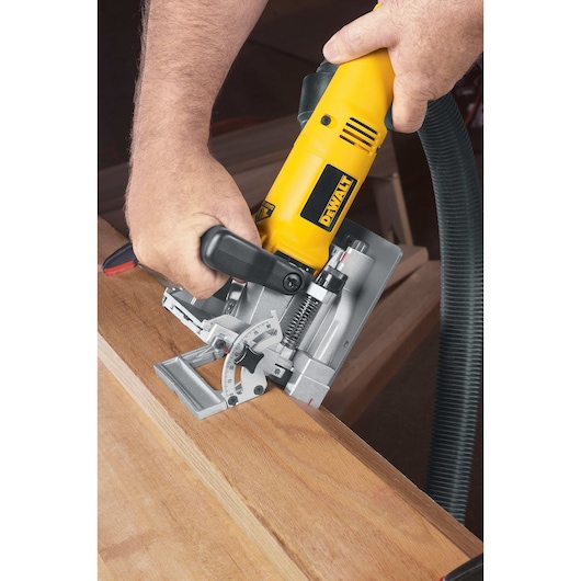 Plate Joiner Kit being used on wooden edge.